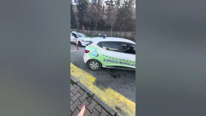 Paralel Parkta İlk Vites Seçimi: Uzman Püf Noktaları [2026] - Kapak Görseli